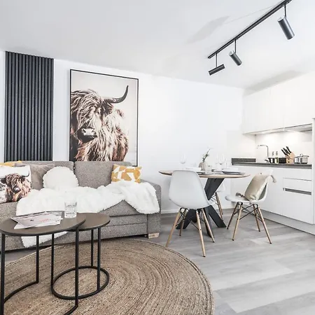 Maxstudio Premium Zillertal Mit Bergblick アパート シュリッタース